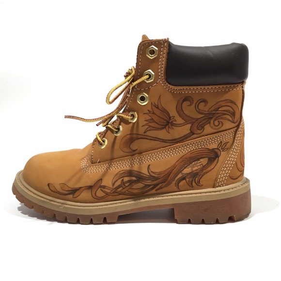 CUSTOM HAND PAINTED TIMBERLAND NUBUK BOOTS -YOUTH US 3.5 -FITS WOMEN US 5.5 - Picture 5 of 13